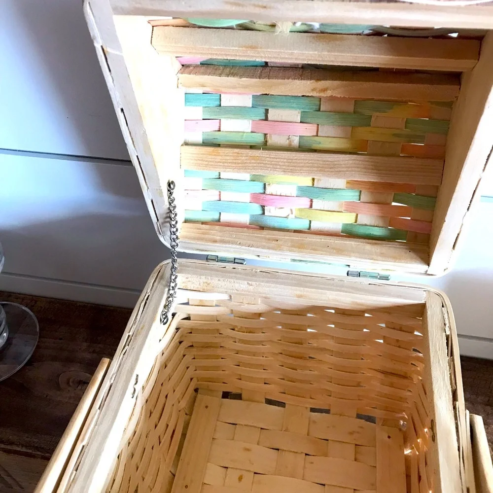 N/A beautiful basket